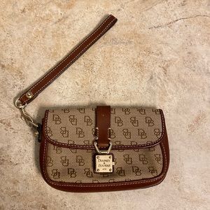 Dooney & Bourke wristlet